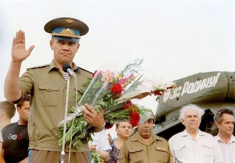 АИ Лебедь Ельцина 26 июня 1996 года в Барвихе разбил очередной инфаркт Сюда - фото 23