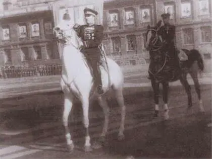 Генерал Федюнинский на параде Ташкент 1959 г Министр обороны СССР Р Я - фото 45