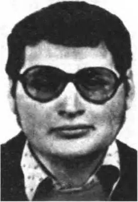 Эта фотография Карлоса висела в каждом полицейском участке в Западной Европе - фото 17