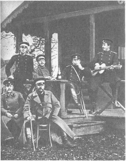 Офицеры гвардейского полка на отдыхе под Петроградом 9 декабря 1916 г здесь - фото 8