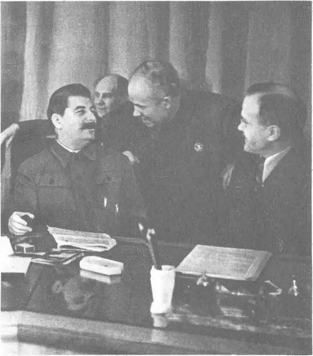 19351937 годы Сталин Хрущев Молотов В те годы Хрущев являлся секретарем - фото 40
