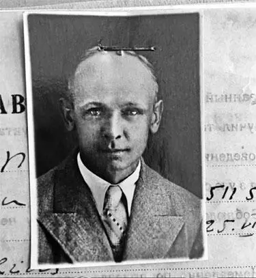 Насыщенной была и его параллельная политическая жизнь С 1927 г он связан с - фото 26