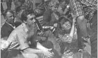В Высоцкий Конец 1960х А потом взял гитару Хмельницкий и стал изображать - фото 61