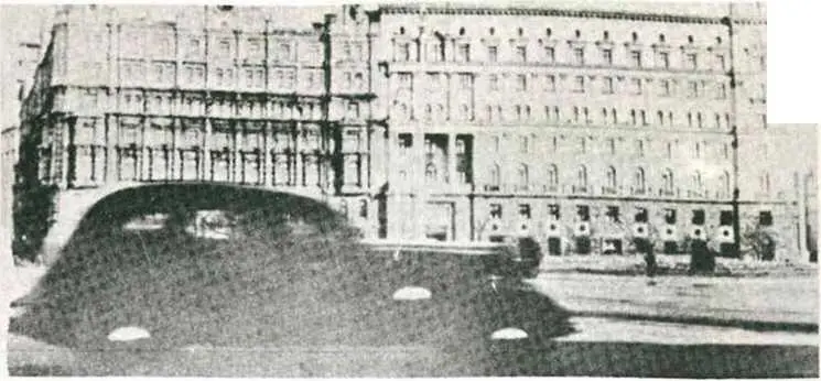 Главное здание НТВ на площади Дзержинского в Москве знаменитая Любянка До - фото 2