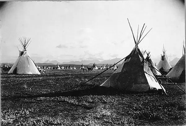 Стоянка пикани ок 1900 г фото Эдварда С Кёртиса предоставлено Библиотекой - фото 23