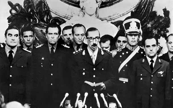 Ил 3 Члены аргентинской хунты 1976 год Отправляя людей в небытие режим - фото 3