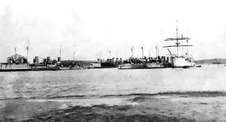Русская эскадра в Бизерте 1920 г Местные власти приняли эскадру достаточно - фото 52