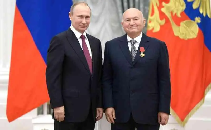 Президент РФ Владимир Путин и эксмэр Москвы Юрий Лужков 2016 год Фото - фото 191