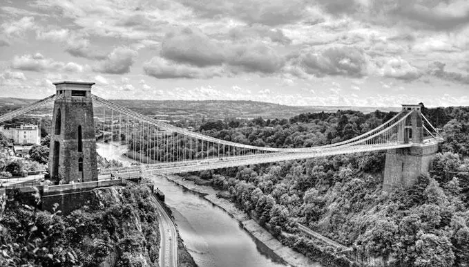 Изамбард Кингдом Брюнель позирует с щегольским видом на фоне цепей - фото 14