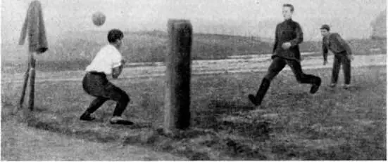 На заре отечественного футбола Футбольное поле ЗКС 1924 года самый большой - фото 7