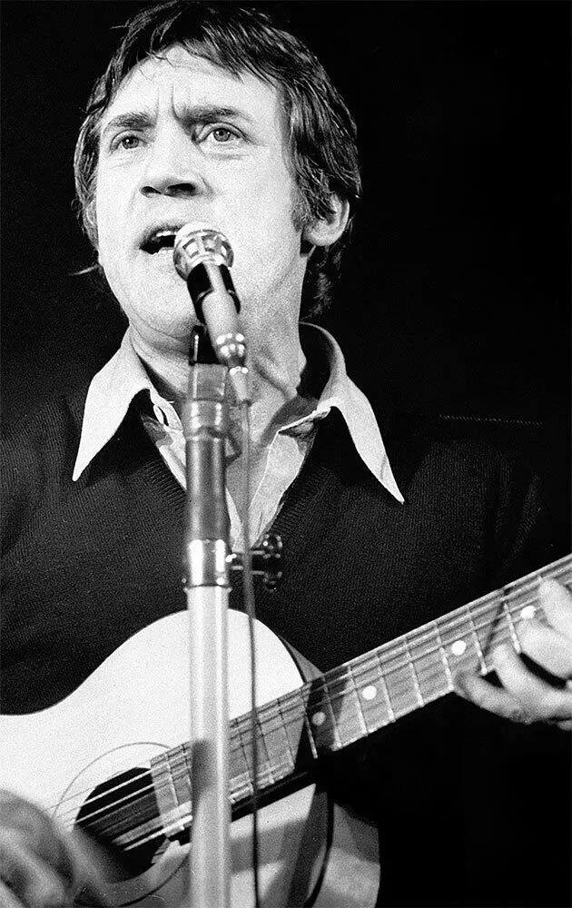Владимир Высоцкий 1979 г Могила Владимира Высоцкого на Ваганьковском - фото 21