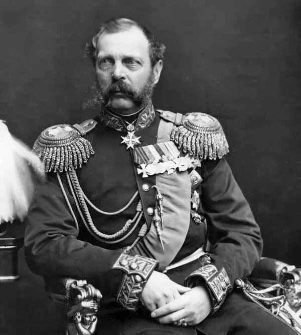 16 После восшествия на престол в 1855 г император Александр II Александр - фото 49