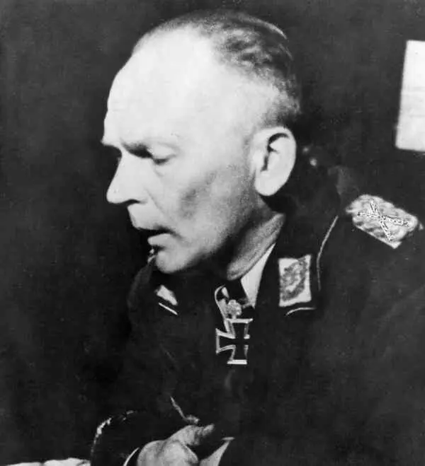 48 Генералфельдмаршал Вольфрам Фрейер фон Рихтгофен 18951945 командующий - фото 81