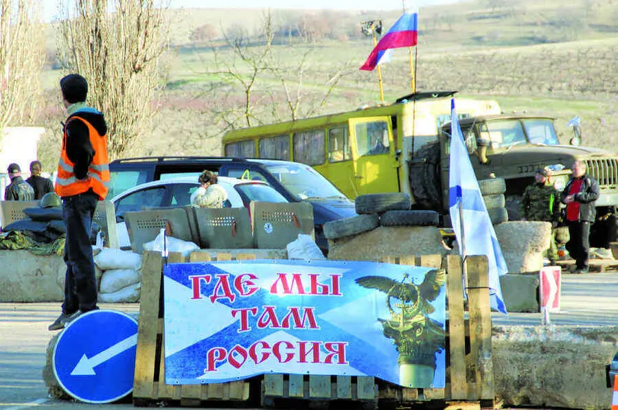 78 Один из семи блокпостов на дорогах установленных вокруг Севастополя в - фото 111
