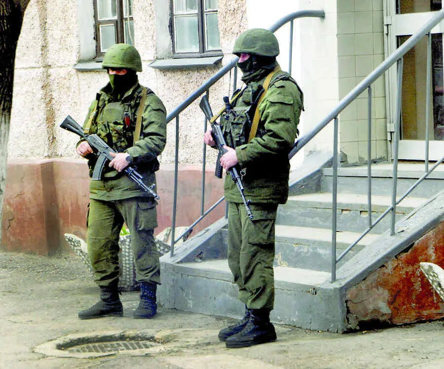 83 Бойцы российского спецназа в масках во время операции Русская весна их - фото 116
