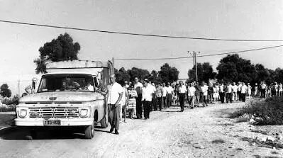 Траурная процессия друзей и почитателей Ц Прейгерзона 1970 г - фото 29