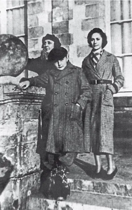 М Цветаева Мур и Х Балтер 19361937 На берегу Средиземного моря Фавьер - фото 76