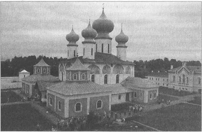 Успенский собор в Тихвинском Богородичном Успенском монастыре Явленный образ - фото 91
