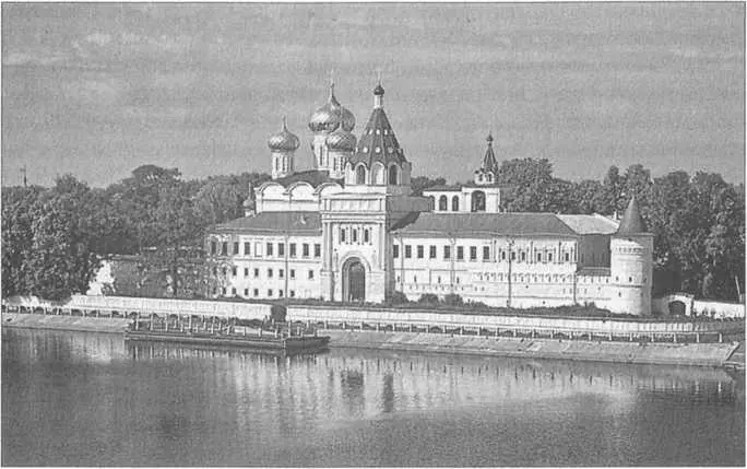 Вид на СвятоТроицкий Ипатьевский монастырь Крестившись в Москве мурза принял - фото 92