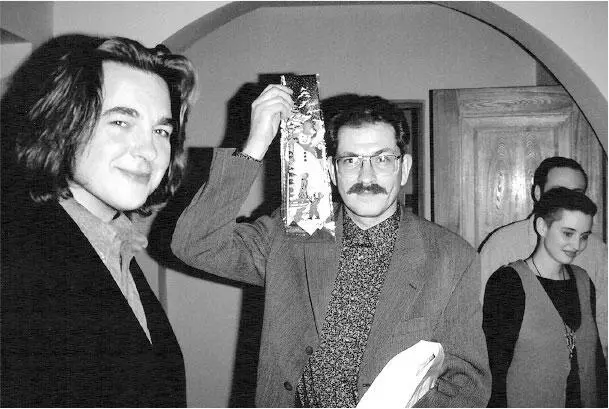 Константин Эрнст и Влад Листьев в ночь на 1 января 1995 года за два месяца до - фото 53