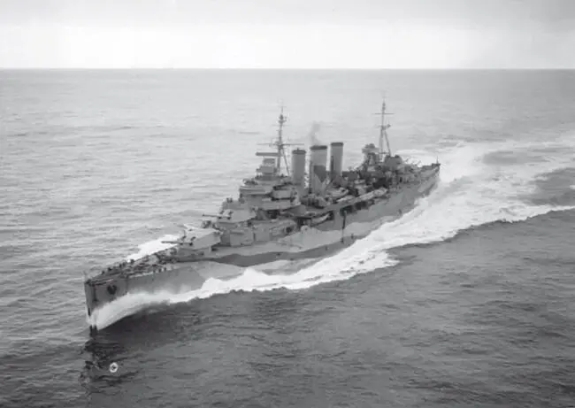 Крейсер Кент 8 декабря 1941 г на борту крейсера Кент направился в - фото 9