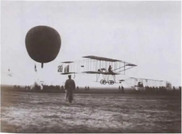Аэроплан над Комендантским аэродромом Сентябрь 1910 г Великий князь - фото 18
