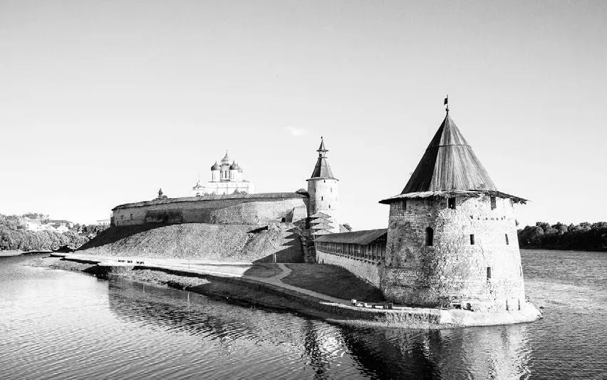 Вид на современный Псковский кремль Вече это такой орган народного - фото 39