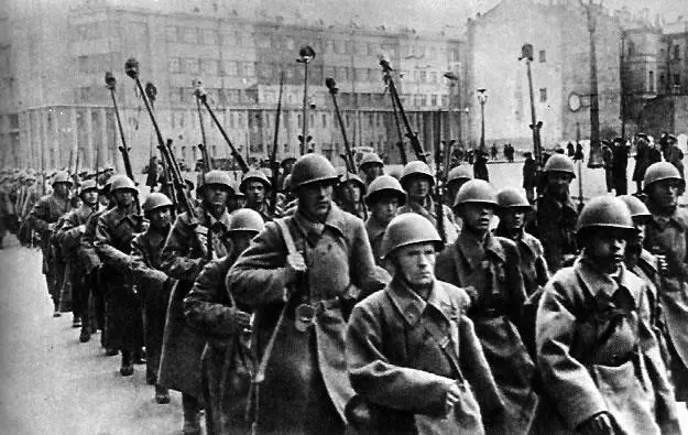 В школе техникуме и соответственно в училище я изучал немецкий язык Учился в - фото 5