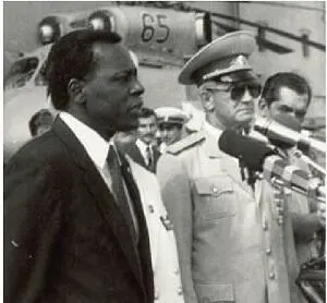 Президент НРА Жозе Эдуарду душ Сантуш и Главный советский военный советник в - фото 29