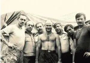 Август 1984 г Советники 13 ДШБР и 16 ПБР в КуитоКуанавале перед Походом на - фото 146