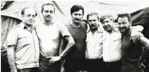 Август 1984 г КуитоКуанавале Побратимы по походу на Мавинго Слева направо - фото 147
