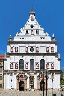 Культура барокко проникая из Италии преображала храмовую архитектуру - фото 11
