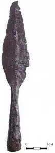 Найден в 1979 г в верховьях Верхнего Дубика Общая длина наконечника 247 мм - фото 21