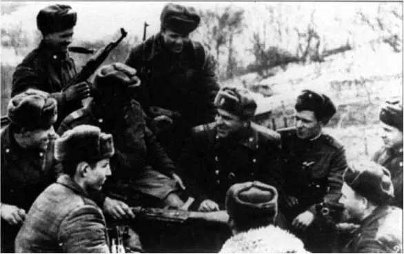 Командир мотоманевренной группы Иманского отряда подполковник Евгений Яншин в - фото 52