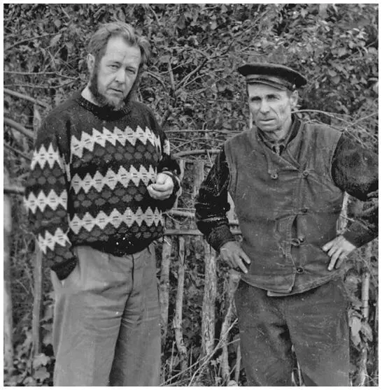 На Мокше Рязанщина с можаевским Фёдором Кузькиным 1969 У часовни Артемия - фото 34