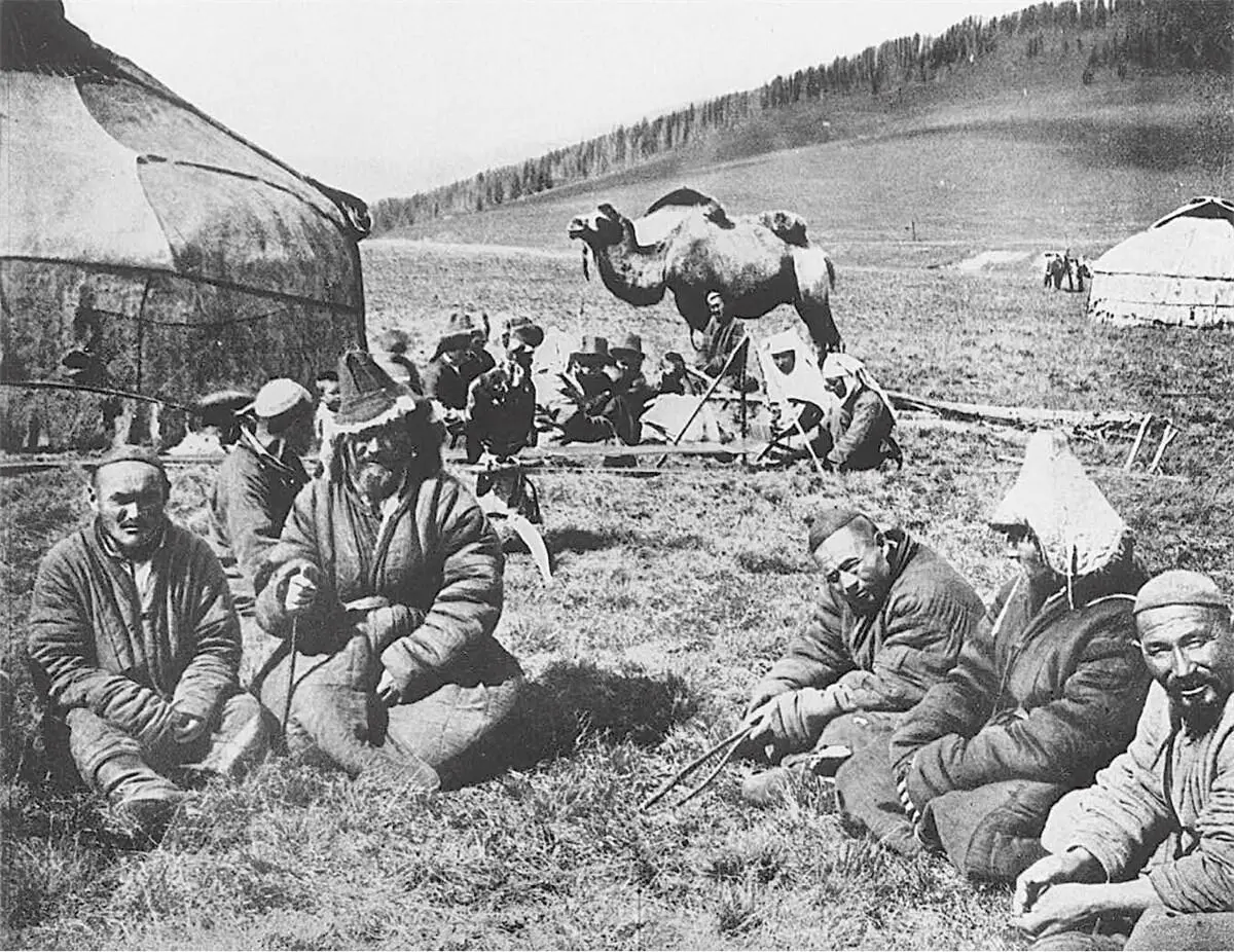 Рис 1 Казахский лагерь Азиатская Россия СПб Издание Переселенческого - фото 1