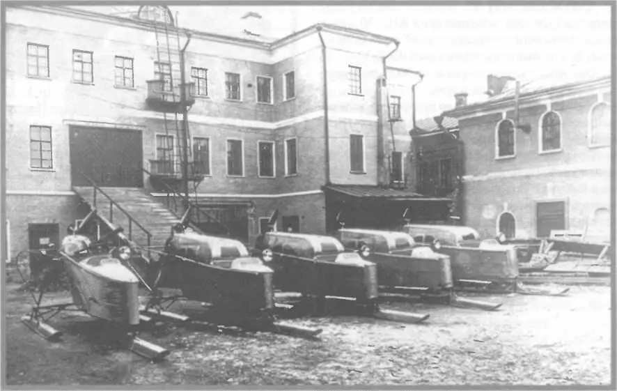 Аэросани АНТV построенные ЦАГИ по заказу У ВВС в 1925 г Хорошо видны ворота - фото 36
