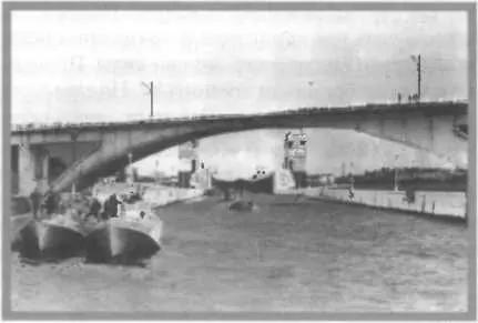 Торпедные катера Г5 в канале Москва Волга Июнь 1946 г Лишь с августа 1944 - фото 98