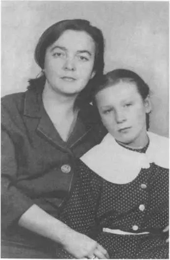 Алла и Лариса Санниковы Берлин 1966 год ВОЛОСАТЫЙ МЮЛЛЕР 1958 год - фото 52