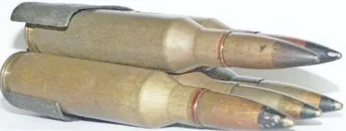 Пачка обойма с пятью 145 мм патронами Самозарядное ружье ПТРС было создано - фото 51
