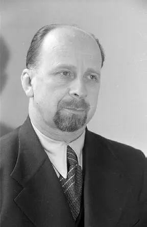 Вальтер Ульбрихт Эрих Вайнерт Одновременно 7й отдел Главного политического - фото 77