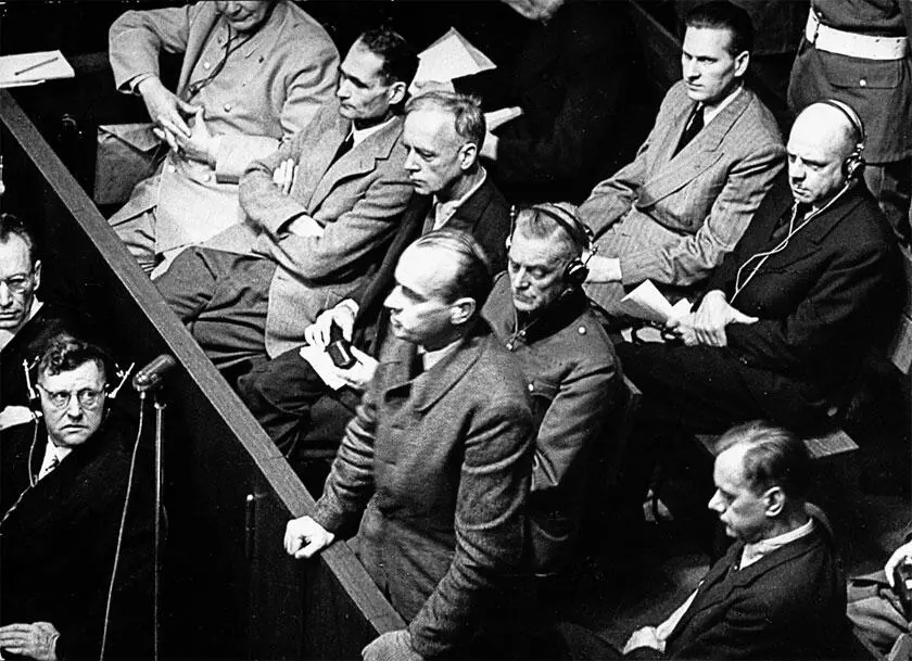 Считаю себя невиновным Ганс Франк 21 ноября 1945 Ни один подсудимый не - фото 62