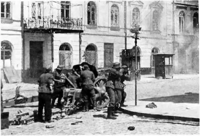 Бои на улицах Житомира лето 1941 г Бой окончен фото на память 22 июня - фото 21