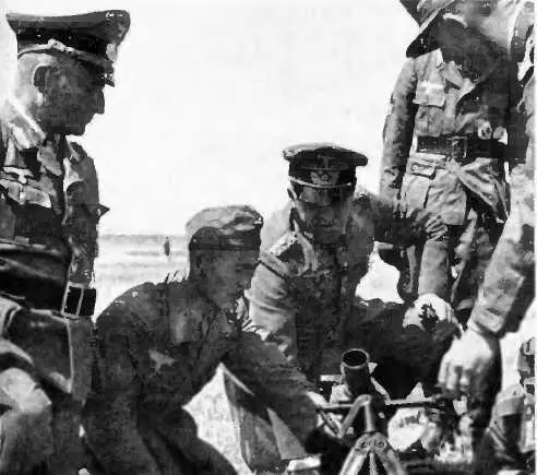 Туркестанские добровольцы на занятиях осень 1943 г Многие осужденные - фото 41