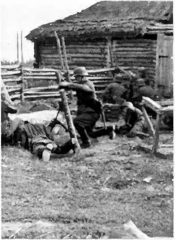 Минометчики за работой Восточный фронт май 1943 г Особое напряжение висит - фото 47