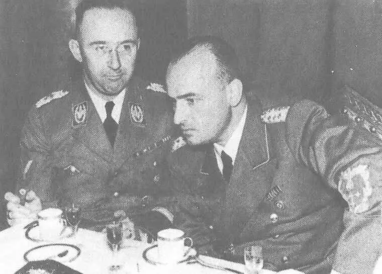 Общие цели Гиммлер и Ганс Франк шеф генералгубернаторства вместе - фото 41