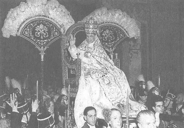 А что знал Папа Римский Папа Пий XII во время мессы в Ватикане 1951 г Он - фото 95