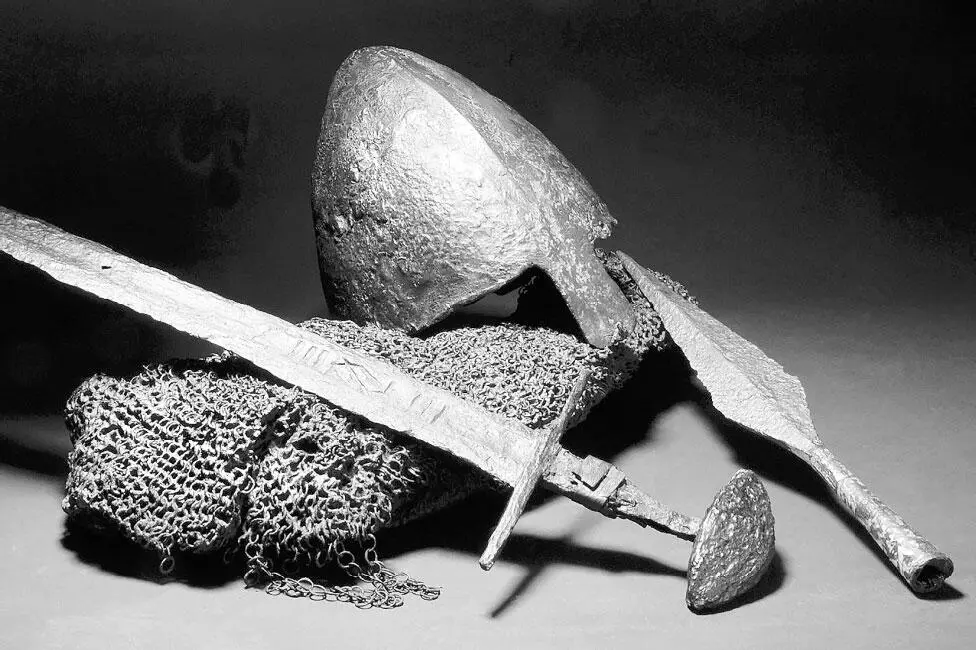 Меч и прочая боевая экипировка викингов Мечи и топоры викингов - фото 29