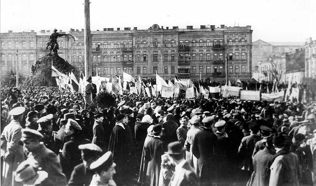 Украинская демонстрация на Софийской площади в Киеве 1 апреля 1917 Владимир - фото 11