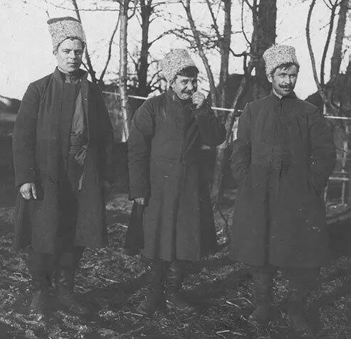 Синежупанный полк набирали из солдат дивизий распущенных в апреле 1918го по - фото 24